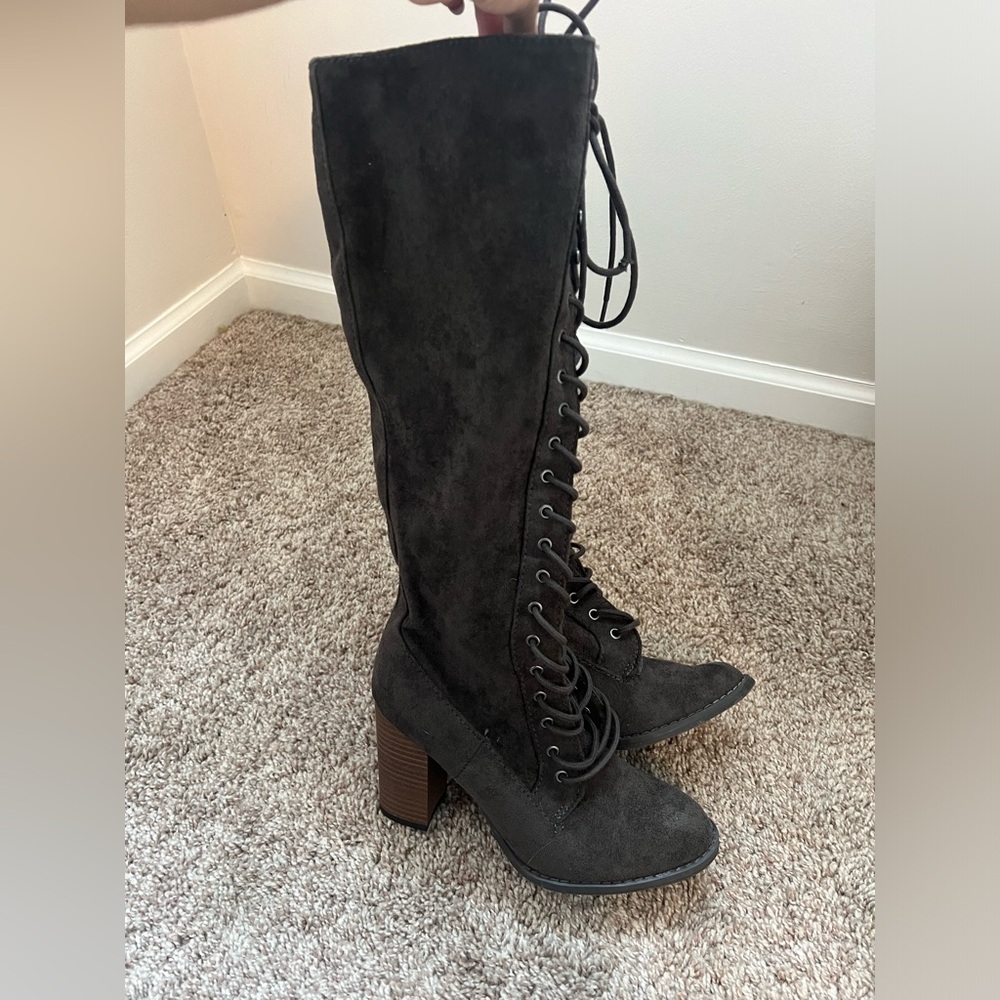 Brand new suede gray boots